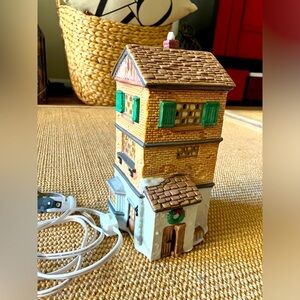 Holiday Christmas Village Victorian Decor Old Town Authentic Collectible